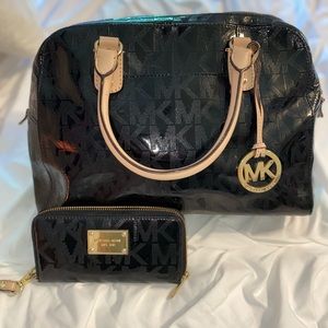 Michael Kors Black Wristlet Wallet & Purse Set